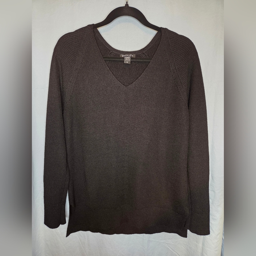 G261. Athleta Hanover V-Neck Sweater in Black - Size M